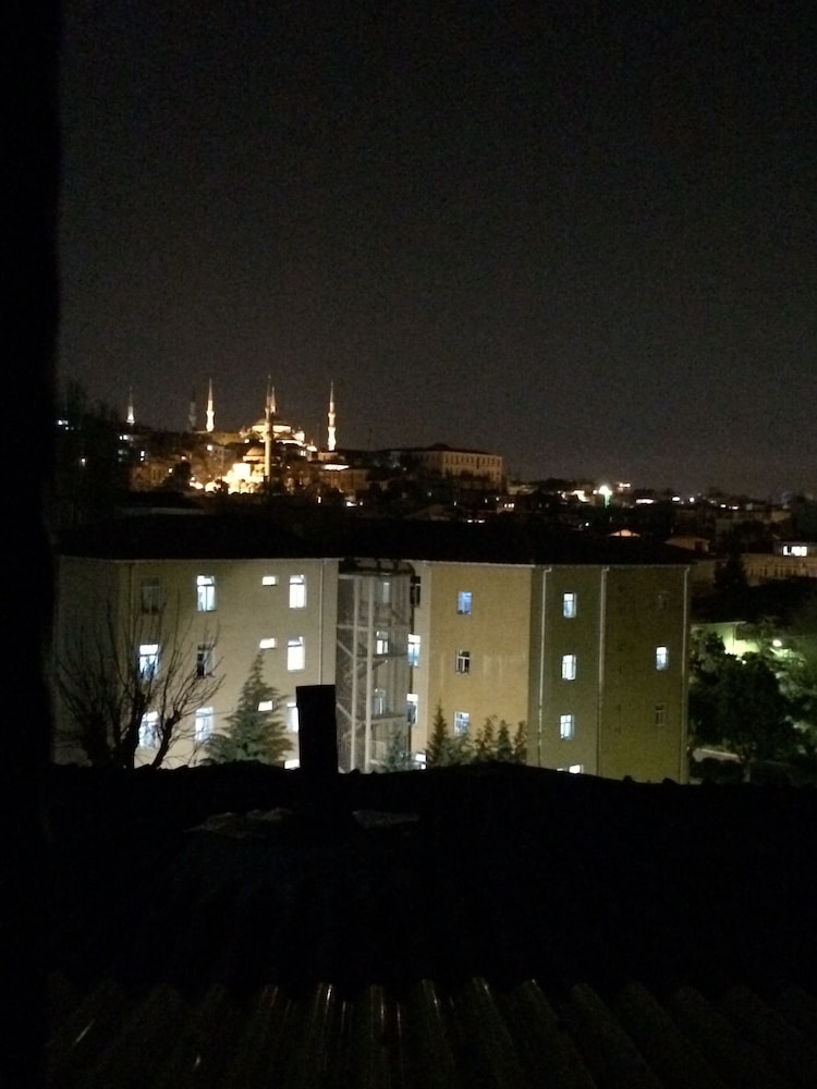 Tom Square Butik Otel - Image 9