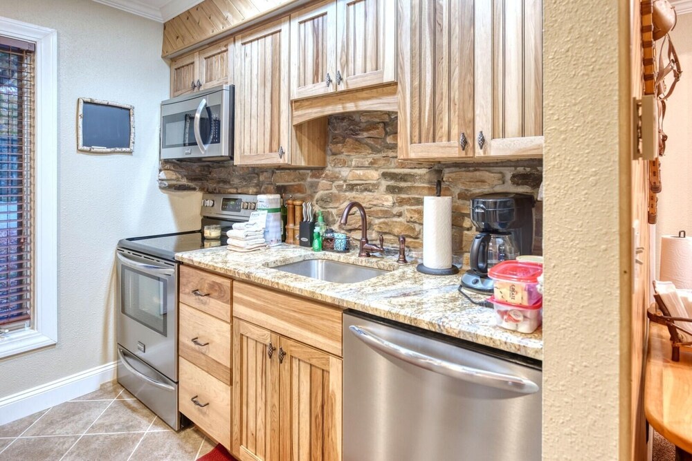 The Bear Den Condo by Redawning view 5