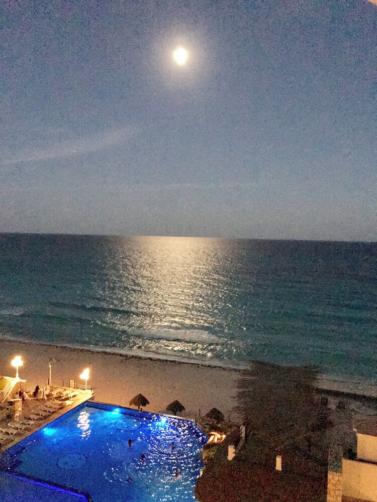 OvaCancun Apartments
