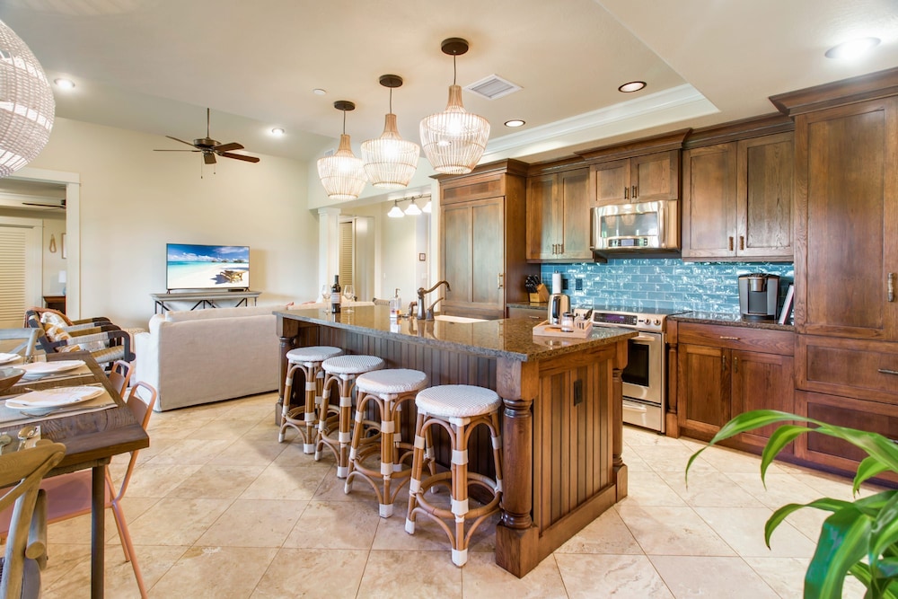 Poipu Penthouse W 2 Beaches Resort Amenities