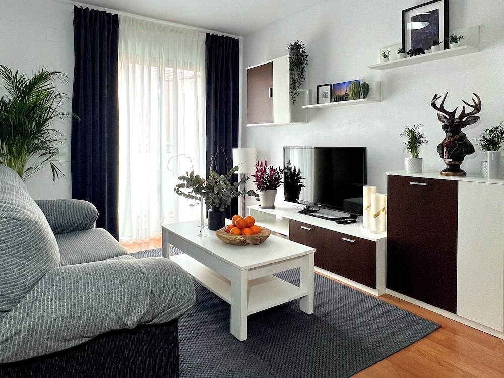 Valencia Oasis Retreat - 2 Bedroom Apartment