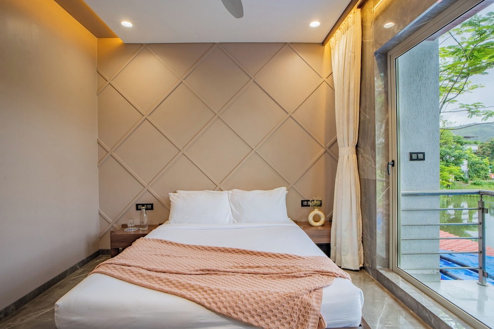 Alaya Stays - Imperial Calista 4BHK near Khandala Hills