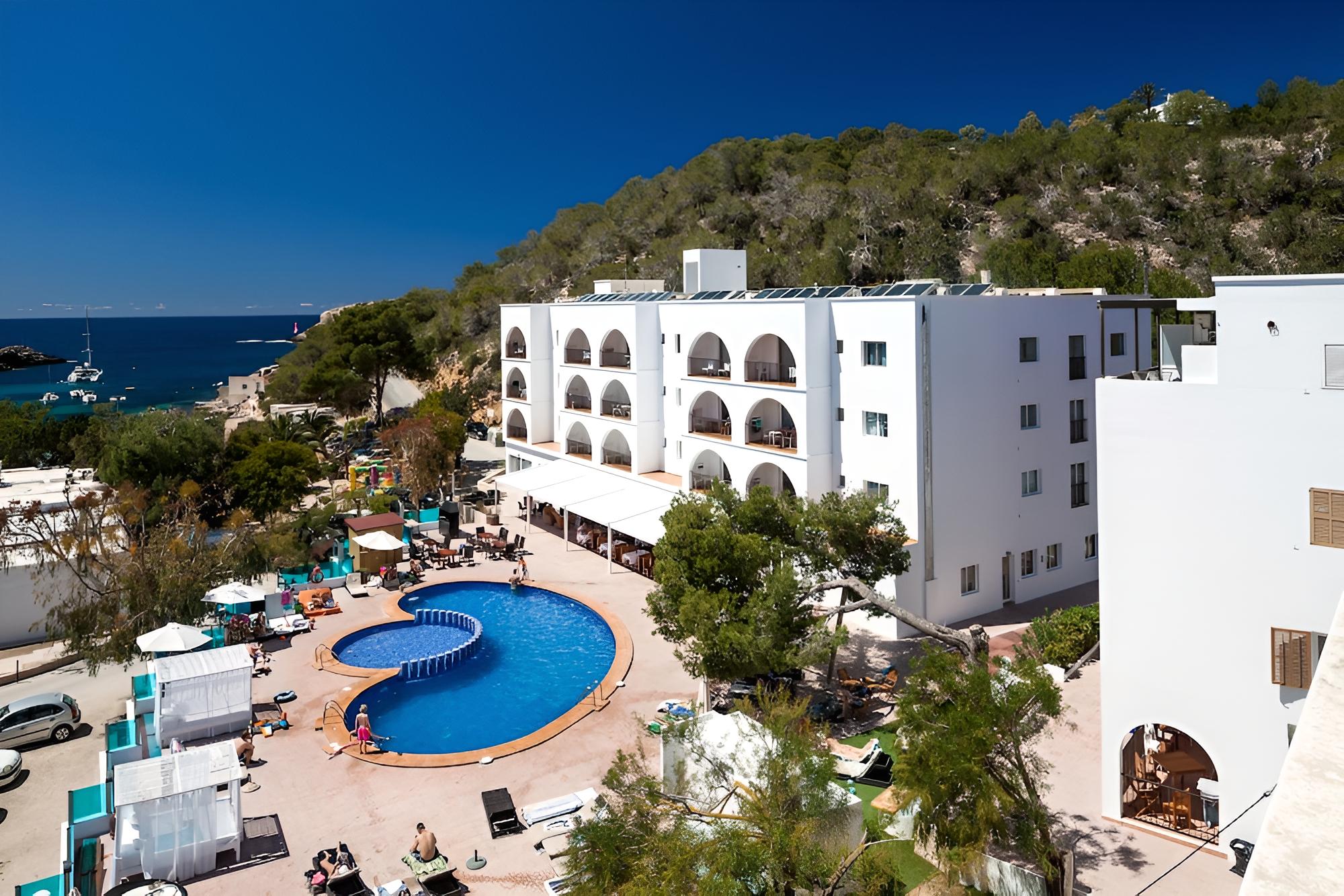 Aparthotel Puerto Cala Vadella