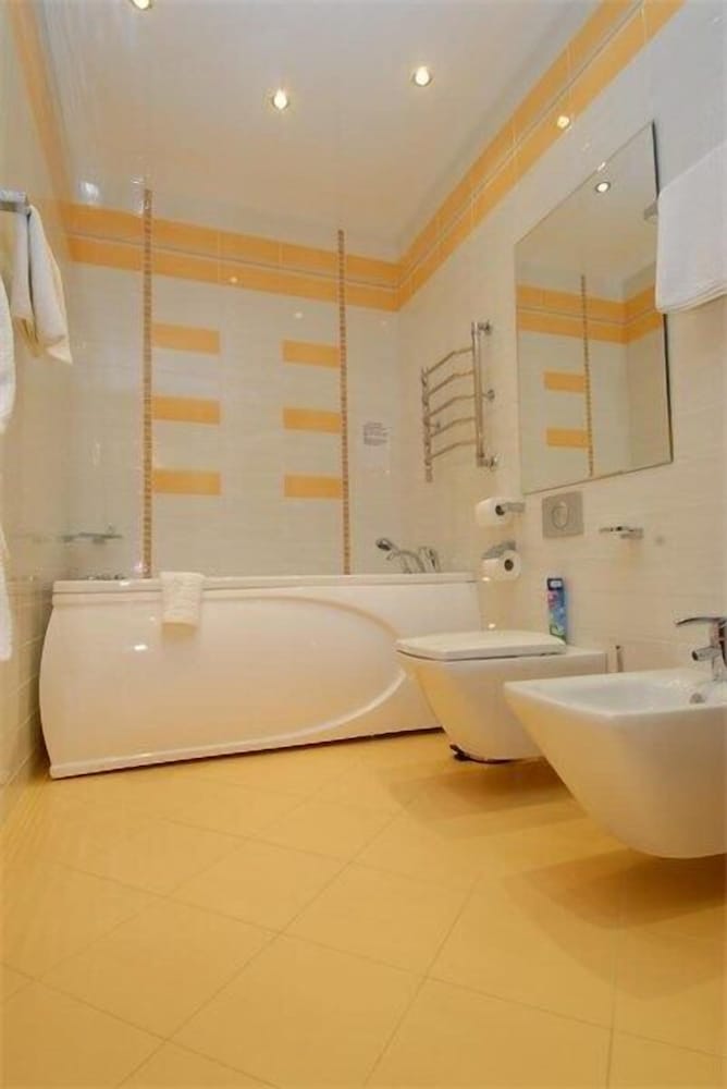 Yug Hotel