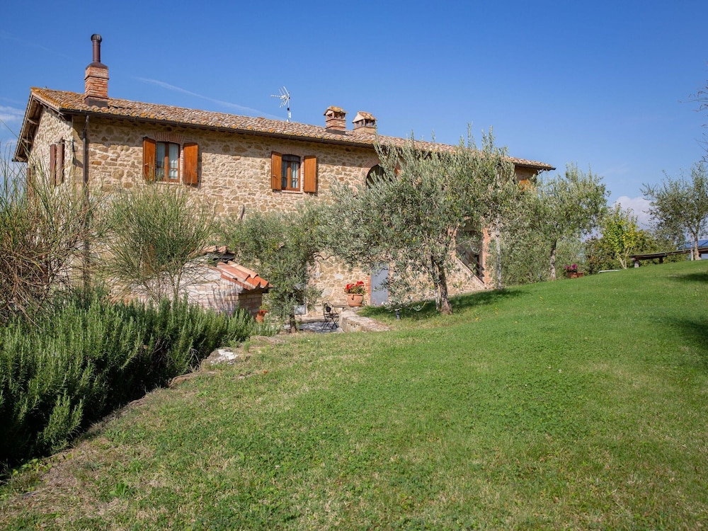 Villa in Umbria With Saltwater Pool