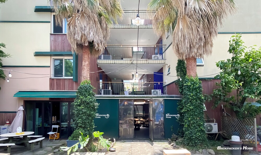 Backpacker's Home 44