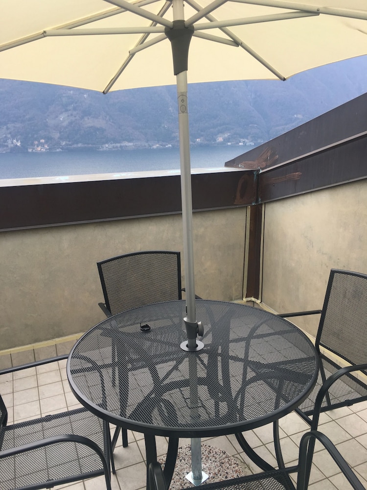 Attic with Pool en Nesso — balance & terrace