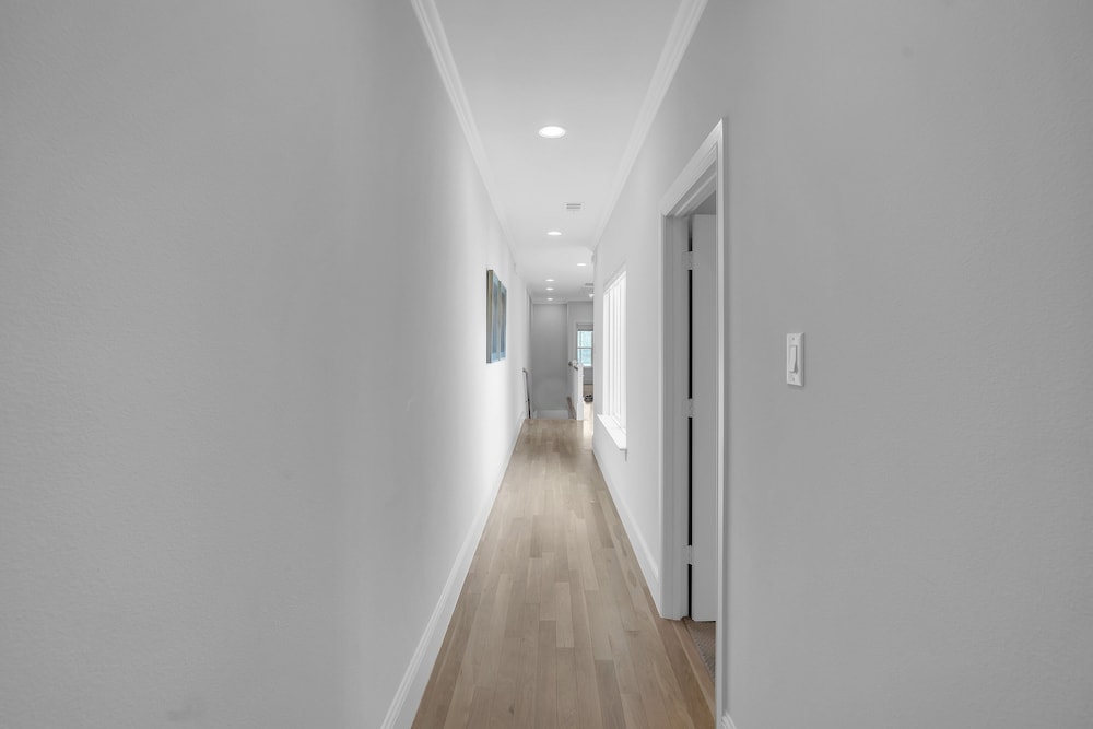 Modern 3br In Bishop Arts Walk To Shops & Dining 3 Bedroom Duplex