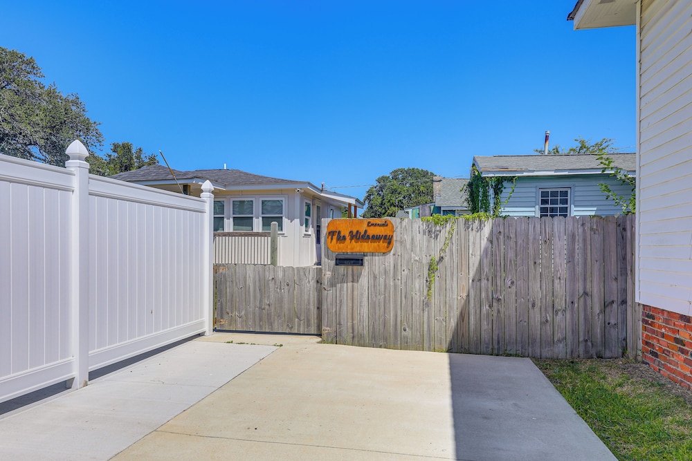 Fenced Yard, Walkable Location: Cozy Beaufort Home