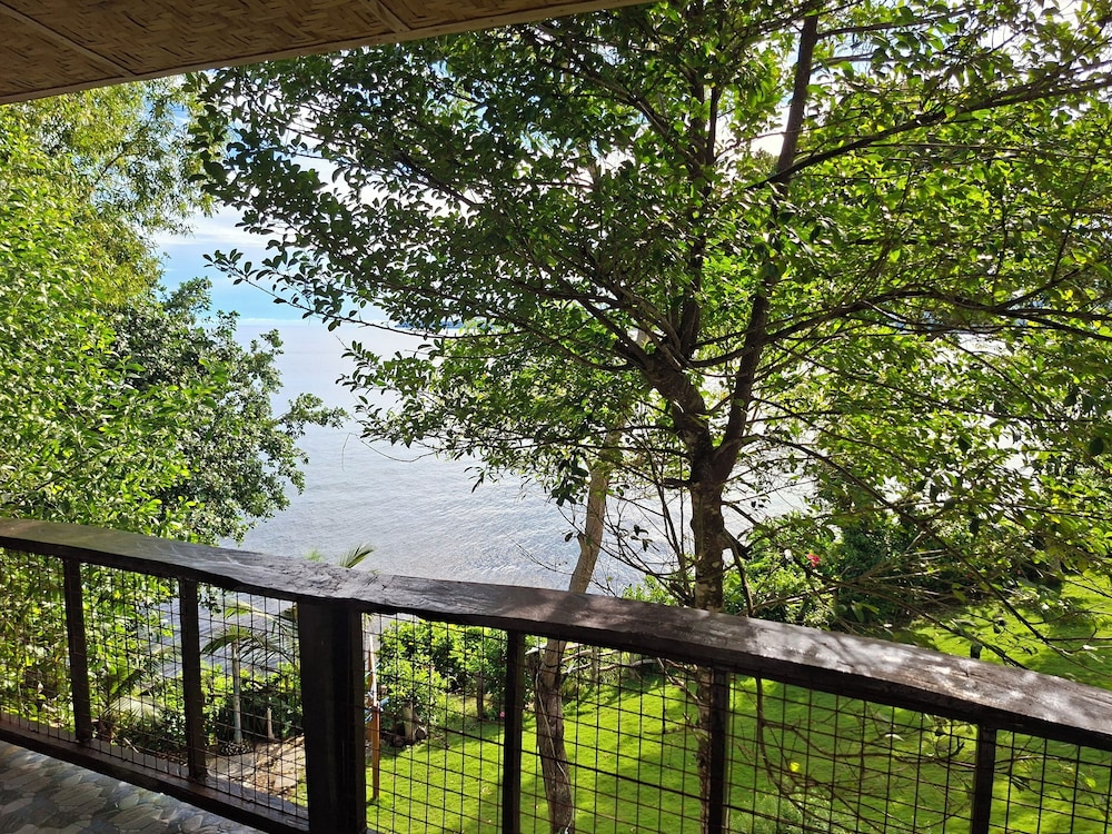 Bohol-Lahoy Dive & Beach Resort