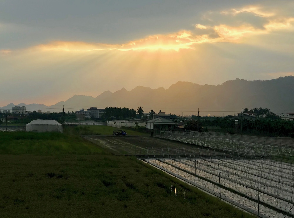 Meinung On the Field Homestay view 3