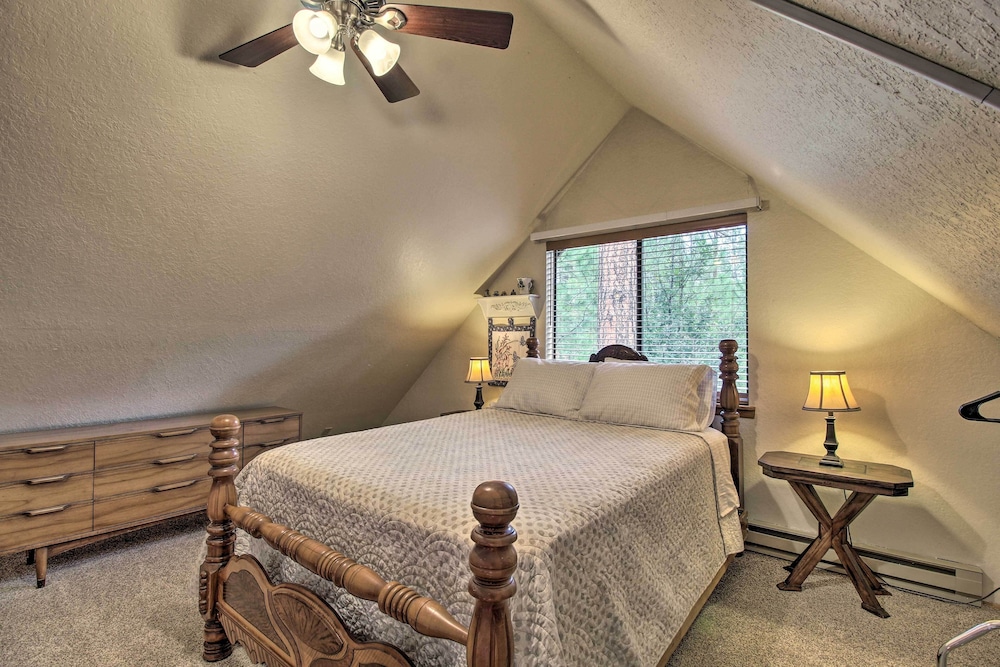 Cozy Pinetop Mountain Escape: Hike, Golf & Ski! view 2