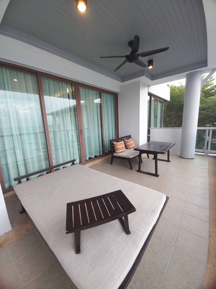 C Shasa Vela Condominium, Mared, Koh Samui
