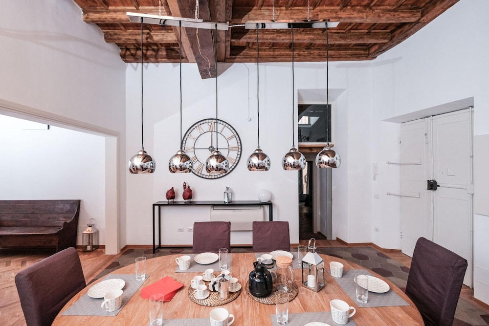 Regal Home in Trastevere