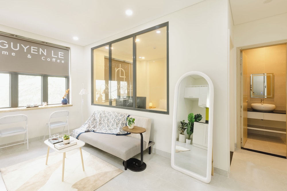 Nguyen Le Home Phan Ton