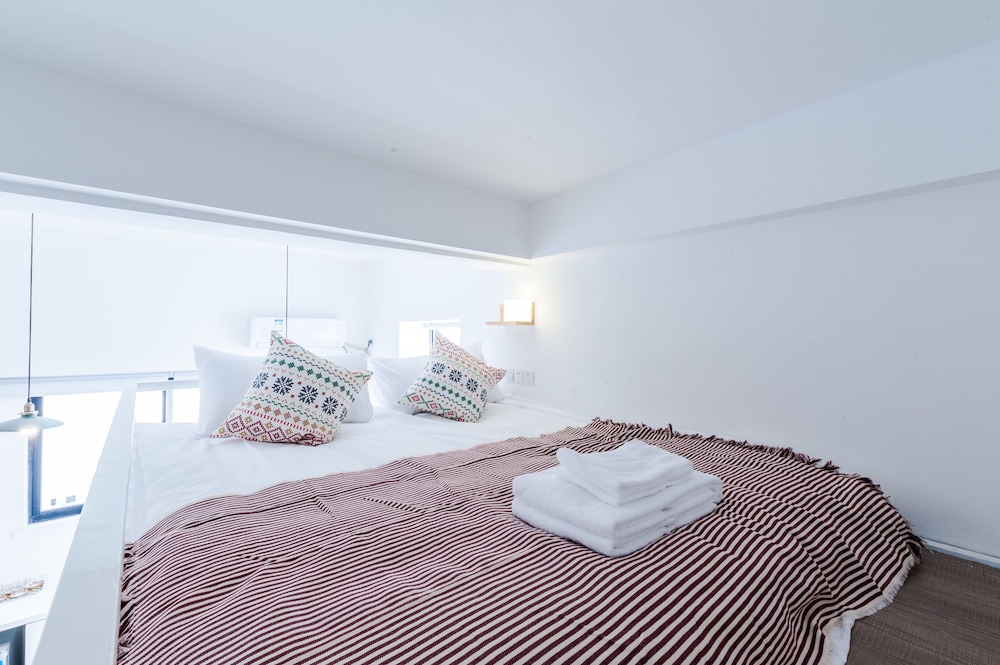 Qiyu Homestay - West Nanjing Road Branch