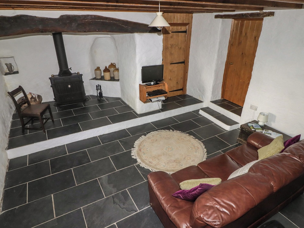 Panteurig Cottage