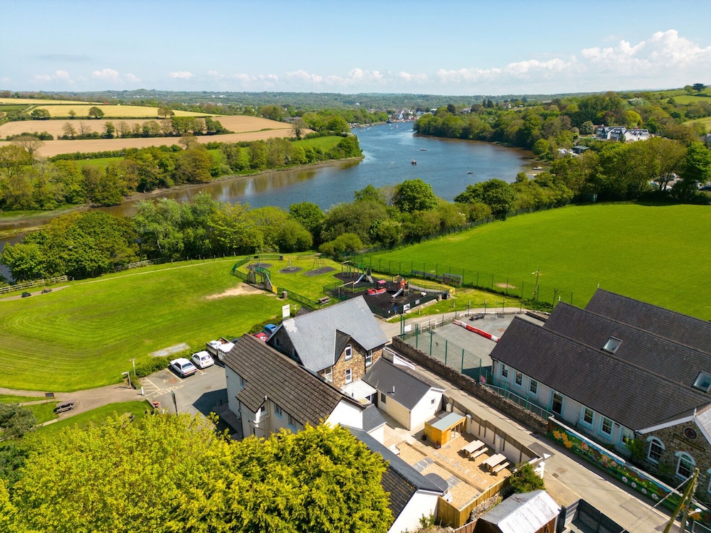 Teifi Villa