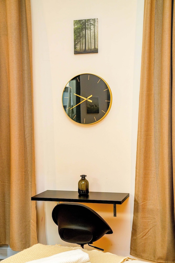Comfy 5BR Apartment in Heart of Ghent