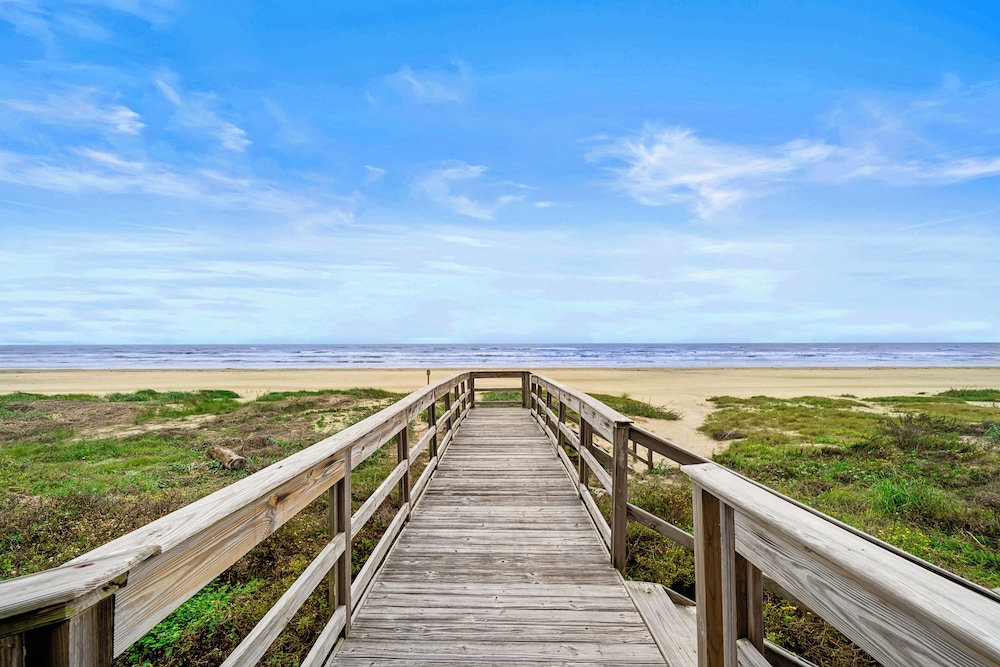 Butterfly Dunes by Ryson Vacation Rentals