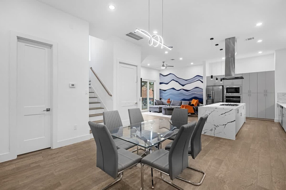 Spacious Houston 3bed3 Bath Family Townhome