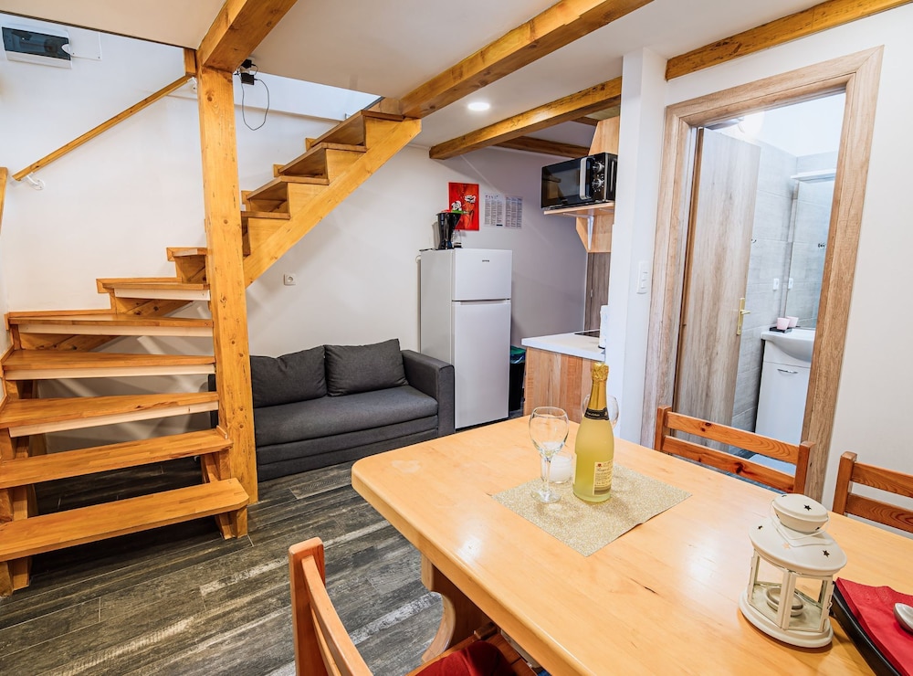 Sleek and Stylish Umag Apartments With Sea View