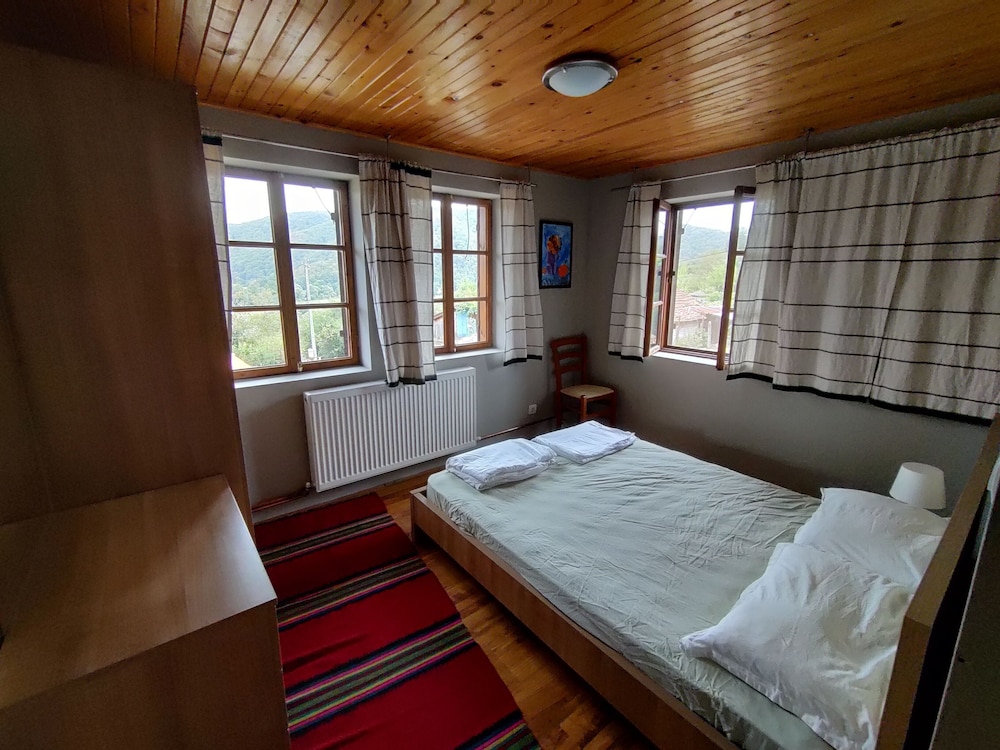 Lovely 4-bed House in Kosti view 3
