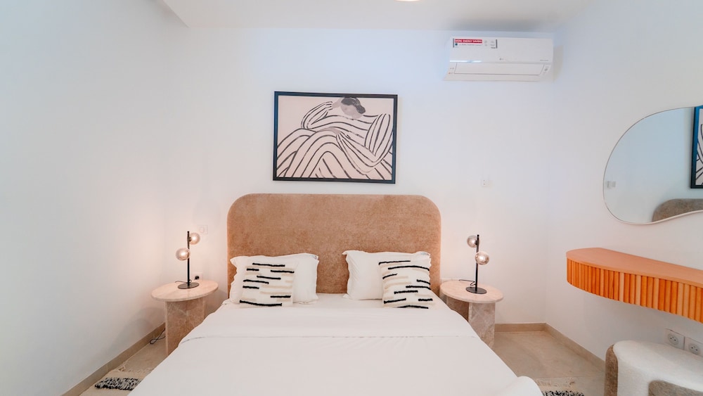 Villa Malaga Luxury for 10 in Central Marsa