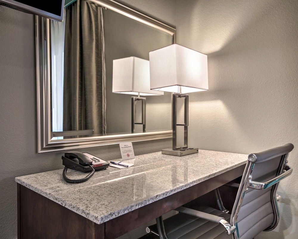 Hobbs Vacations - MainStay Suites - Property Image 19