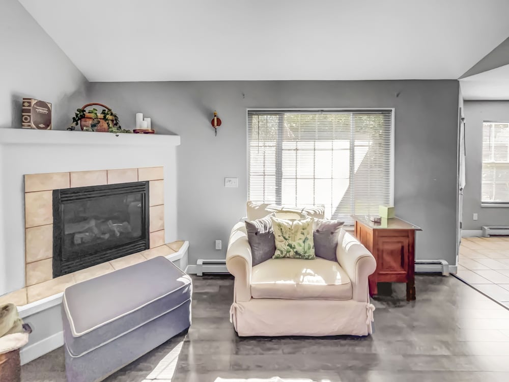 Paradise Hills Oasis 4 Bedroom Home
