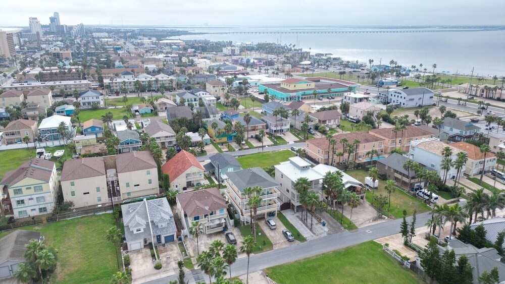 121 Snapper By The Sea 4 Bedroom Home