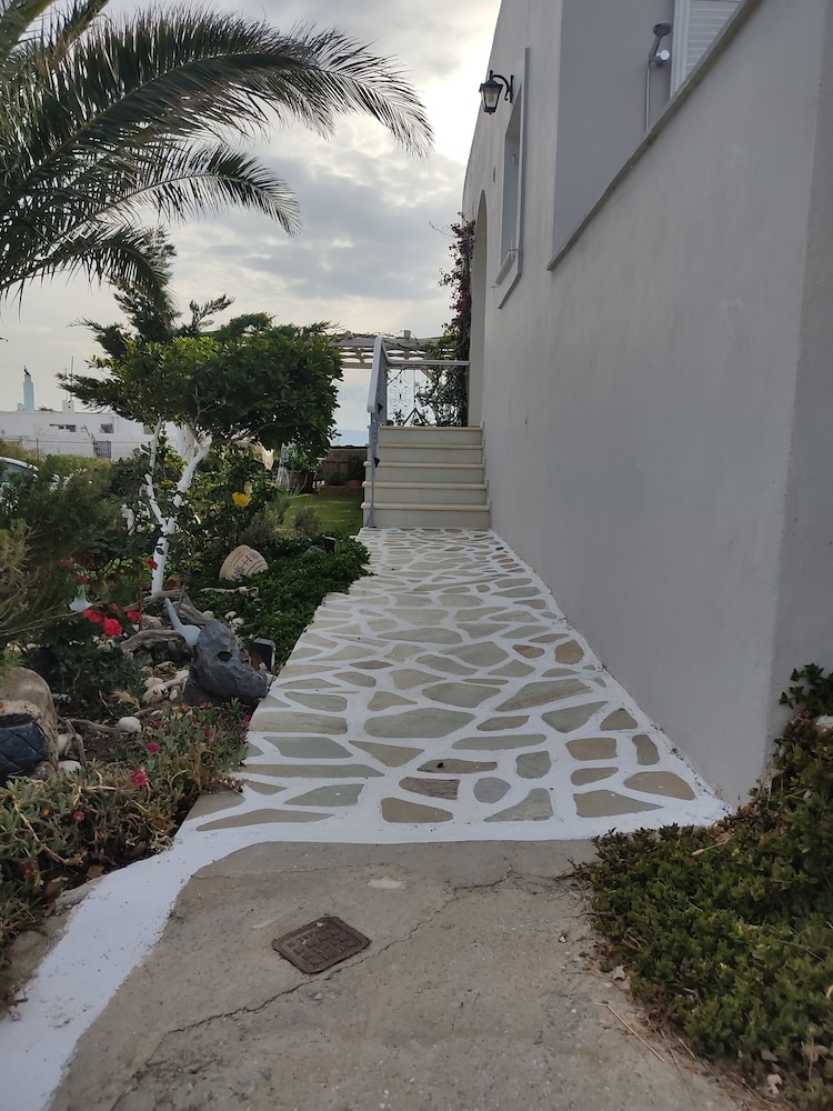 Zephyrus Sunset House