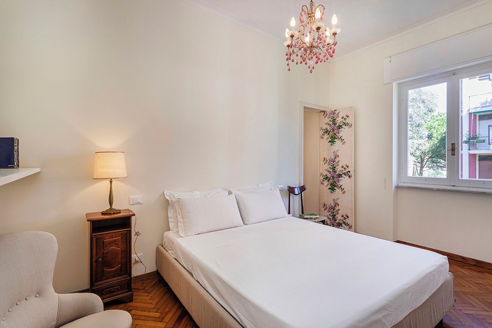 Charming Balcony Apartment by Wonderful Italy