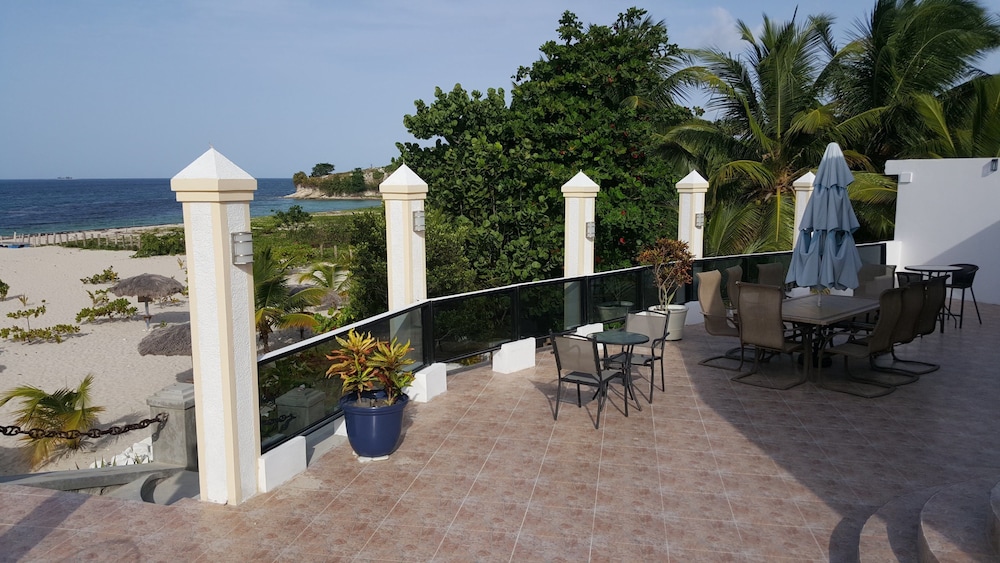 L Anse a L'eau Beach House