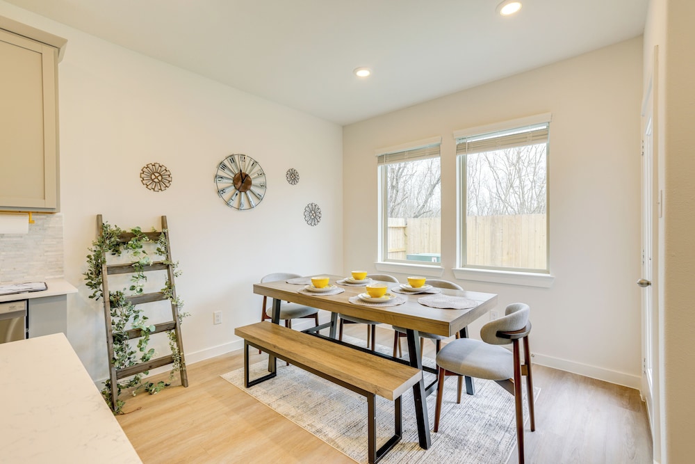 Family-friendly Home w/ Yard in Hockley!