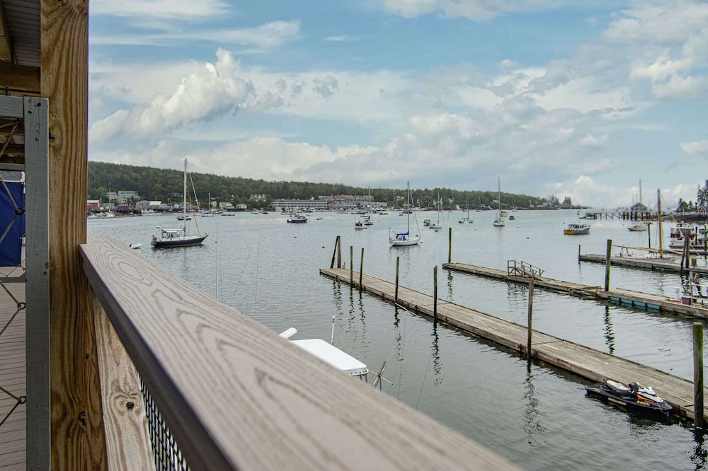 Fishermans Wharf Inn