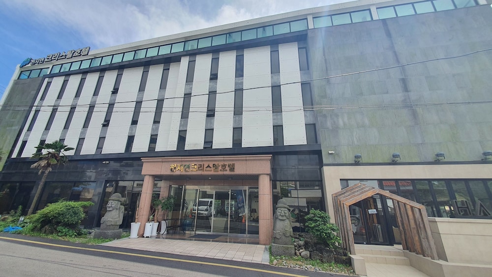 Cheonjiyeon Crystal Hotel 65