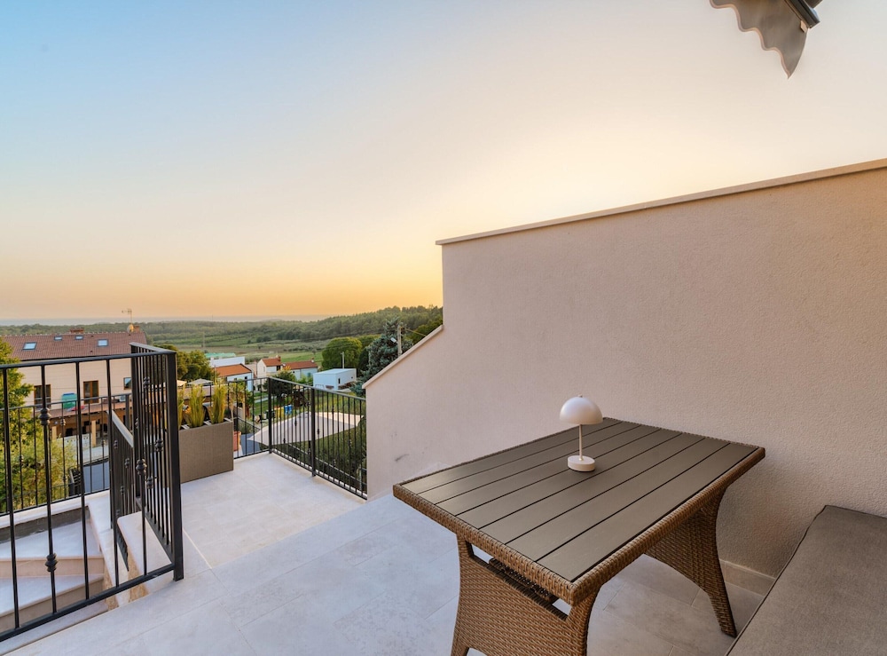 Beautiful Apartment With View