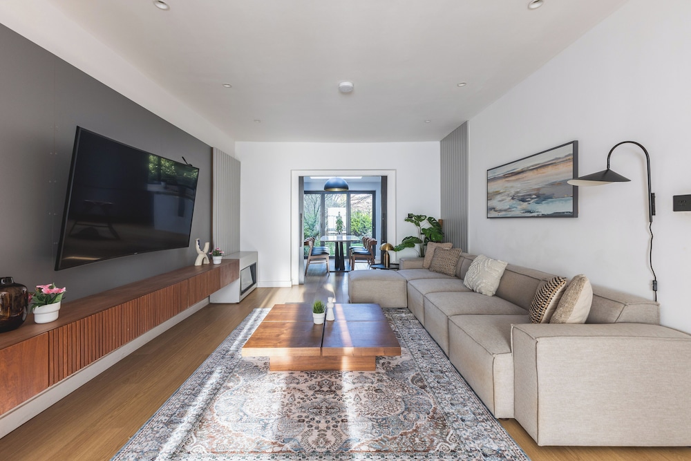 Beautiful Flat in Acton