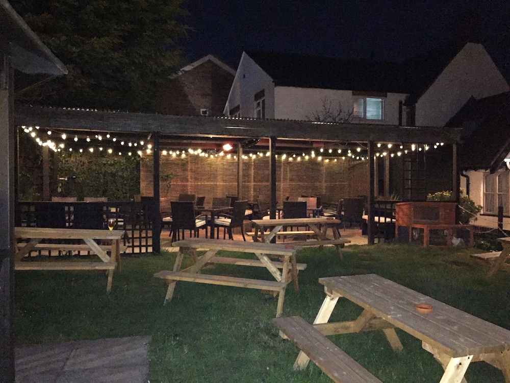 The Bluebell Inn and Lodge
