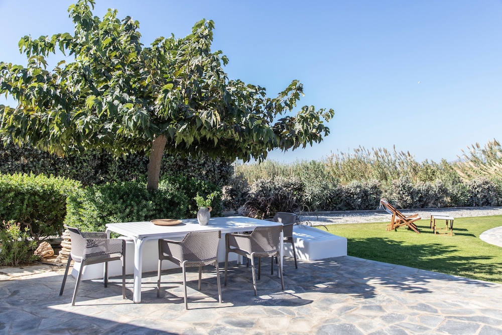 Aqua Breeze Villas Naxos
