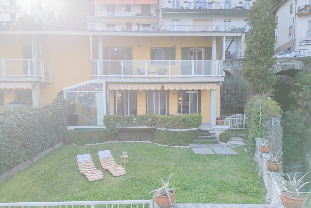 Besana 9 On the Lake - Private Garden & Parking by Rent all Como