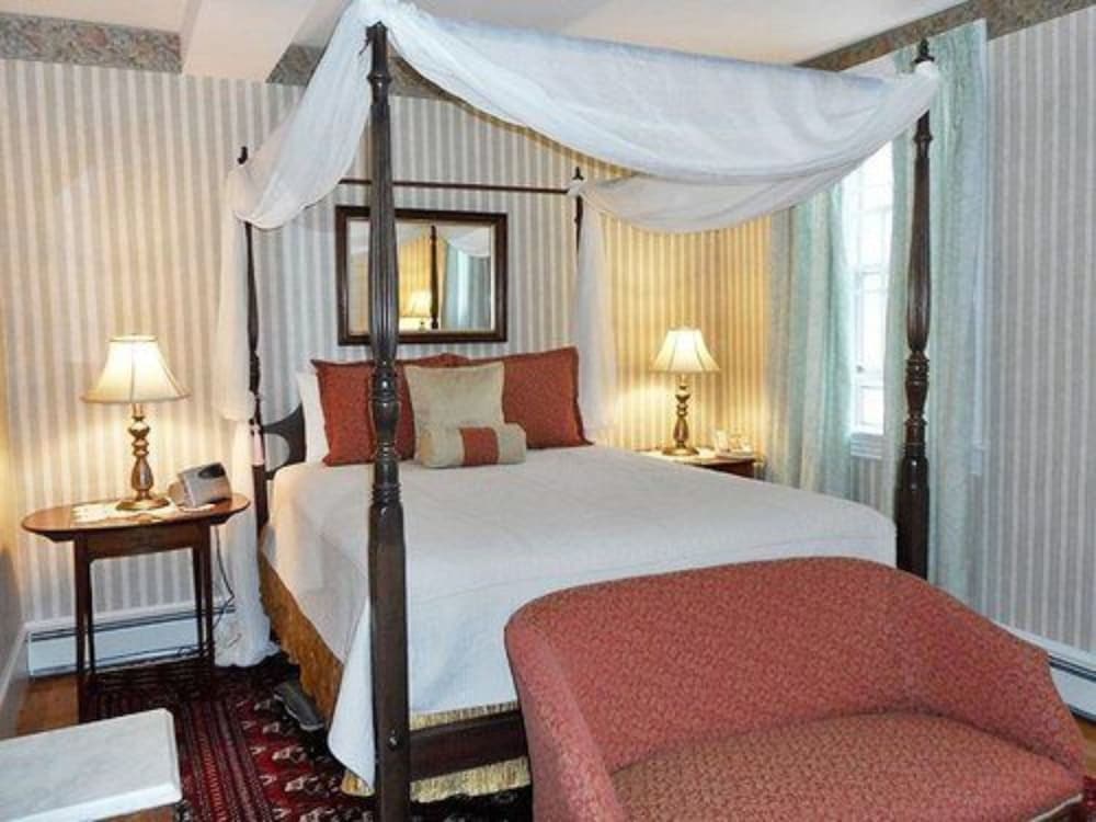Hillsdale House Inn