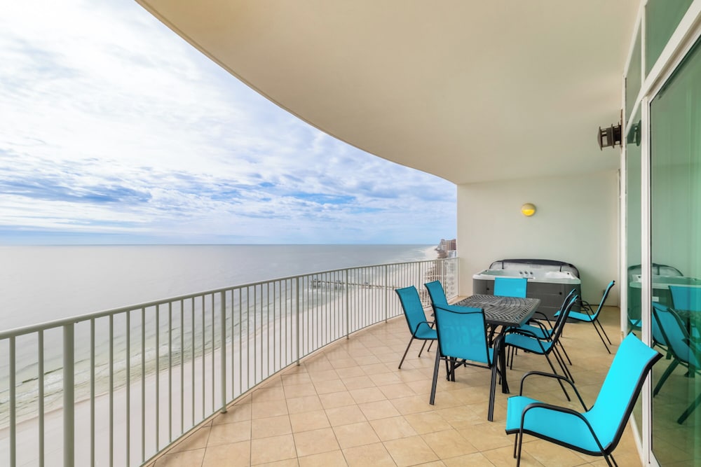 Turquoise Place 1807 D