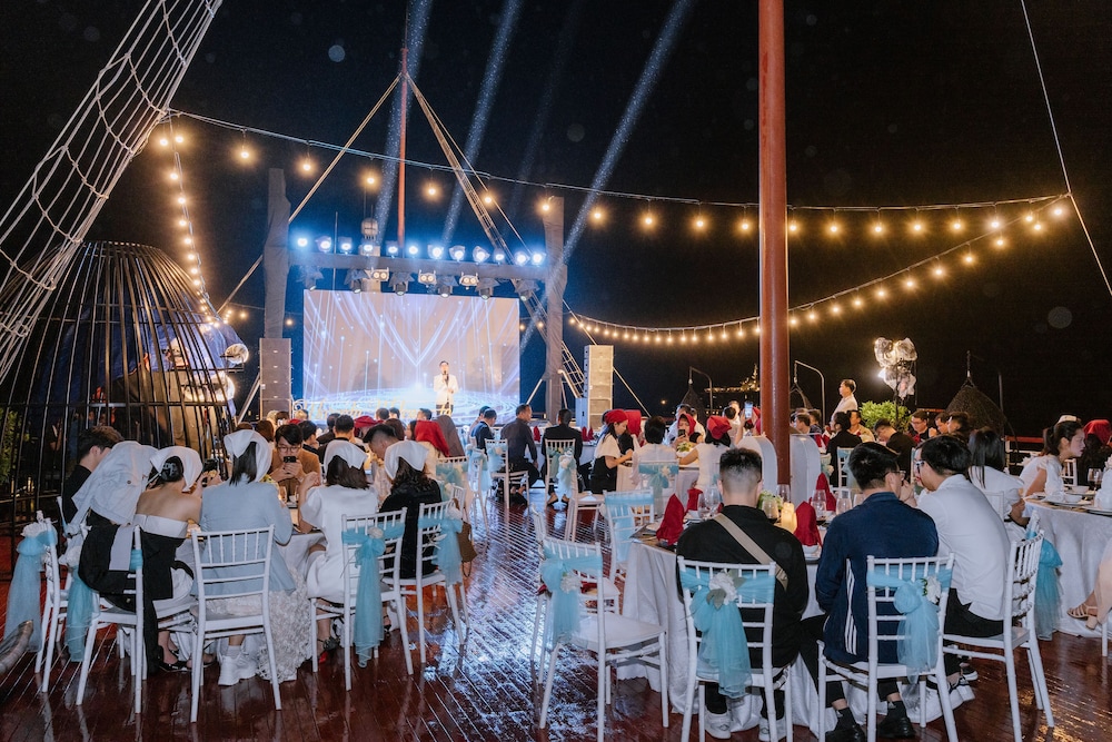 meeting & event spaces
