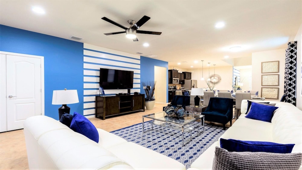 7BR Disney Getaway w Games Projector Pool SPA view 2