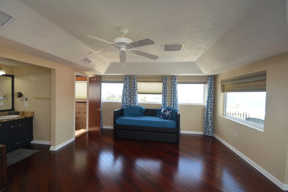 Just Beachy A Luxury Retreat Sleeps 12 3 Levels With Elevator- Perfect for 1-3 Families