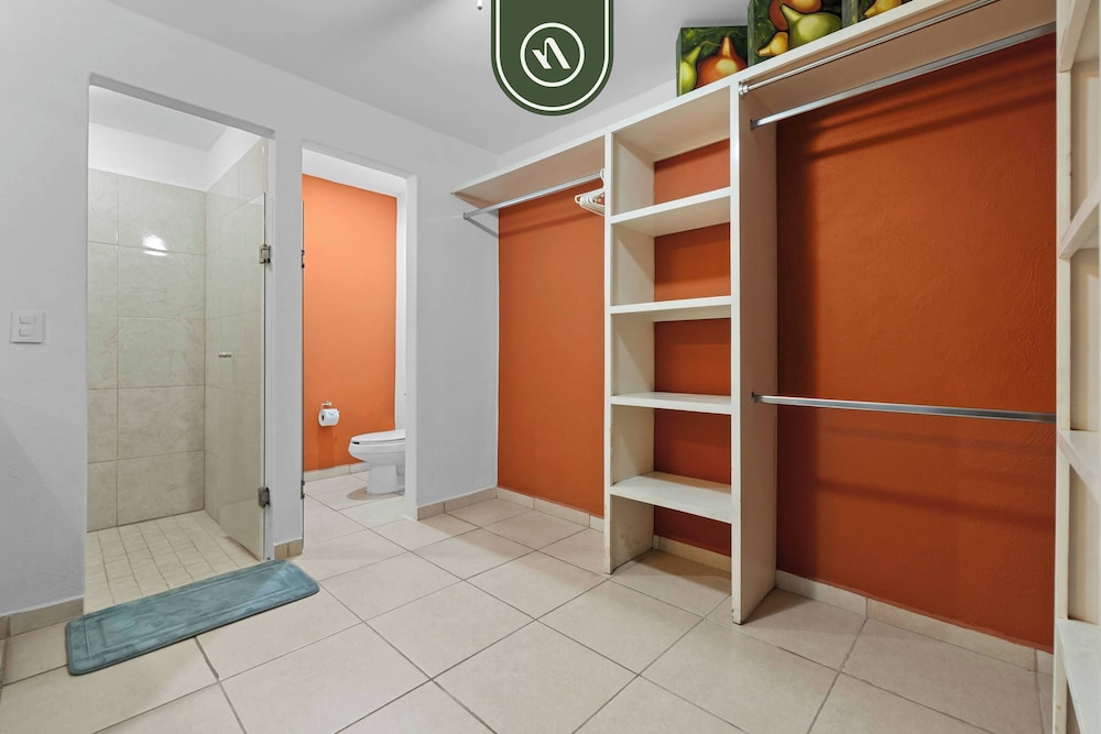 Mexican 2 BR Condo in Hotel Zone - Near the Beach