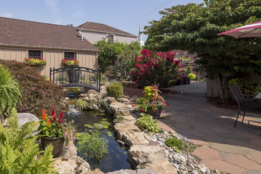 Weller Haus Bed, Breakfast & Event Center