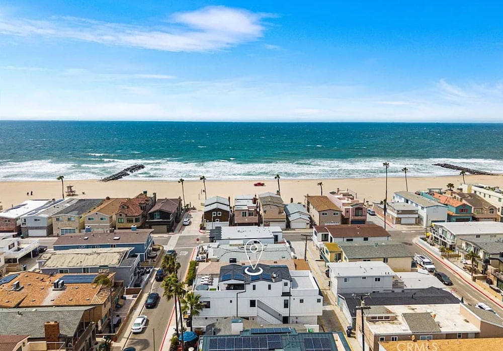3BR Newport Luxury Rooftop Deck Hottub Parking